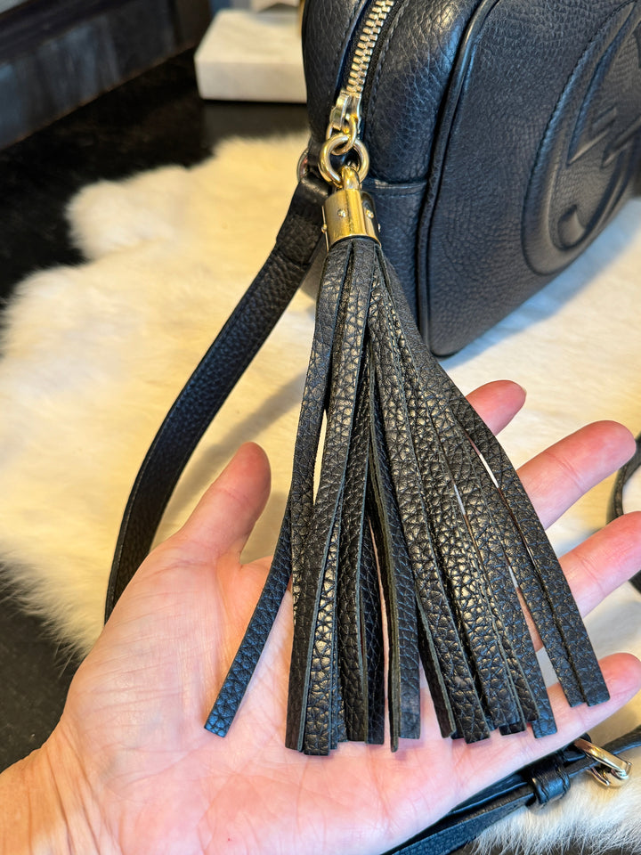 GUCCI Soho Disco Black Pebbled Camera Bag – Mautto