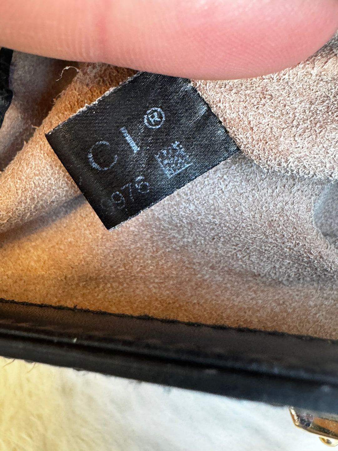 確認用写真　　GUCCI   底部分　他 How to Tell a Real Gucci Handbag in 2026 - ROMY TISA