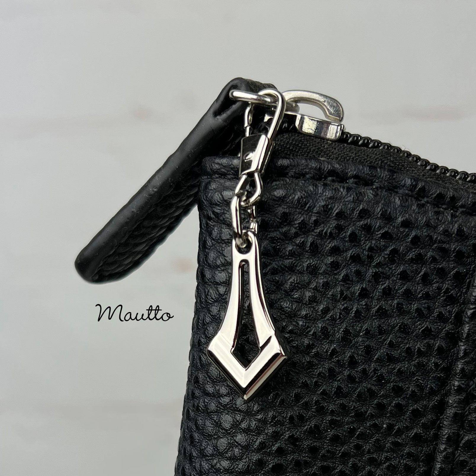 Elegant Zipper Pull (Pull-tab) Replacement for Bags, Apparel